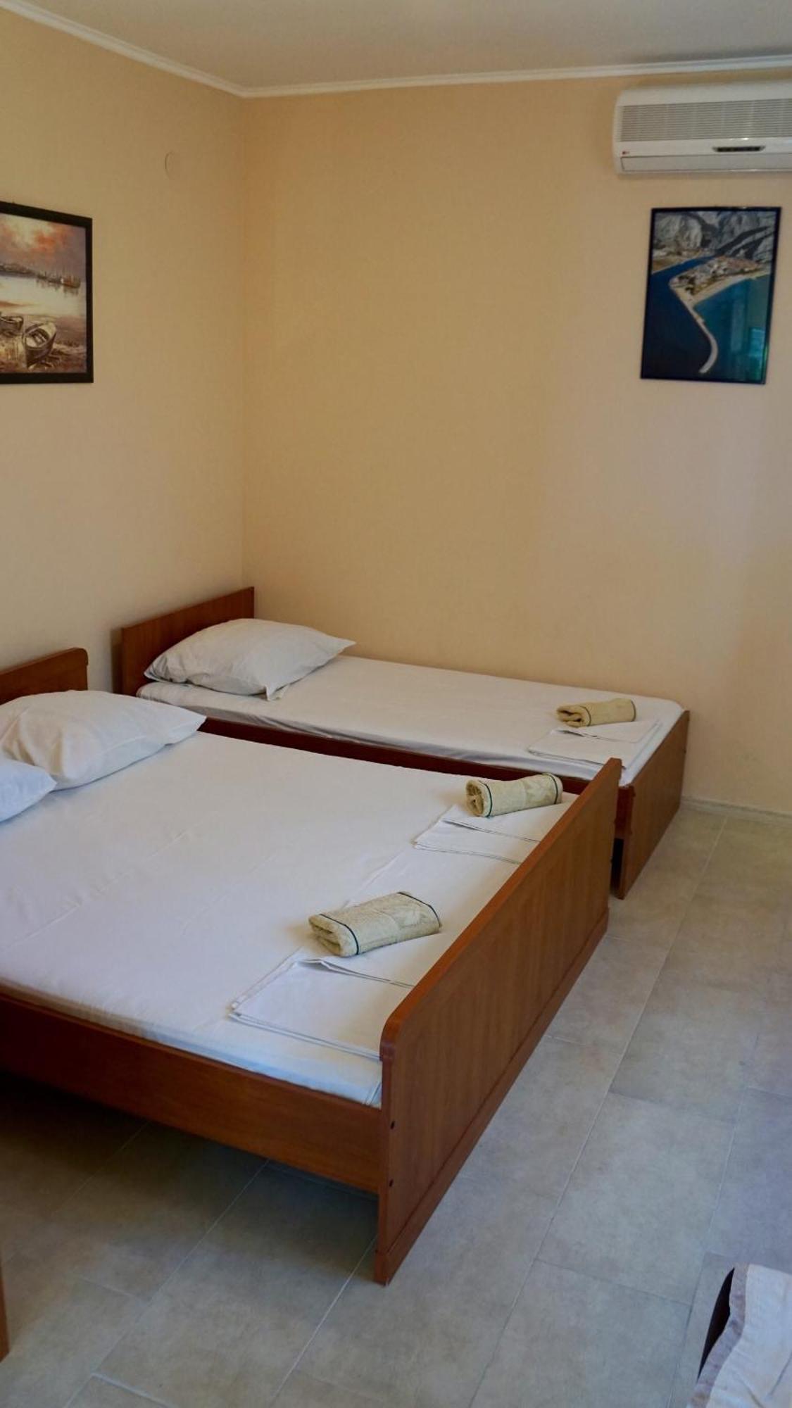 Apartments Niksa Kastelan Omis Exterior photo