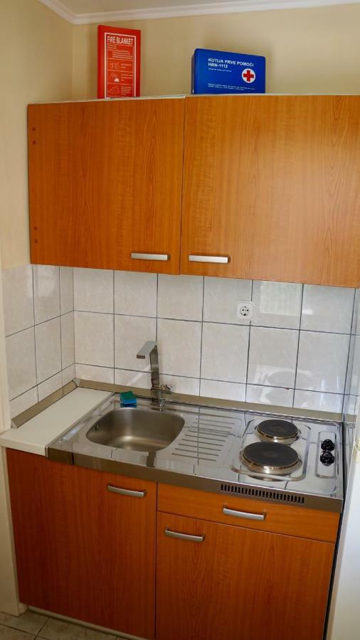 Apartments Niksa Kastelan Omis Exterior photo